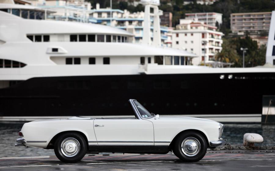  Mercedes-Benz 230 SL Coupe 1965 года  (фото 10 из 14)